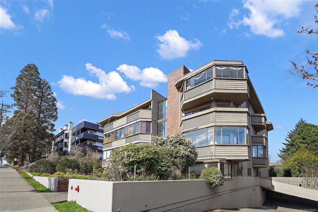 listing image 16043126185860601599