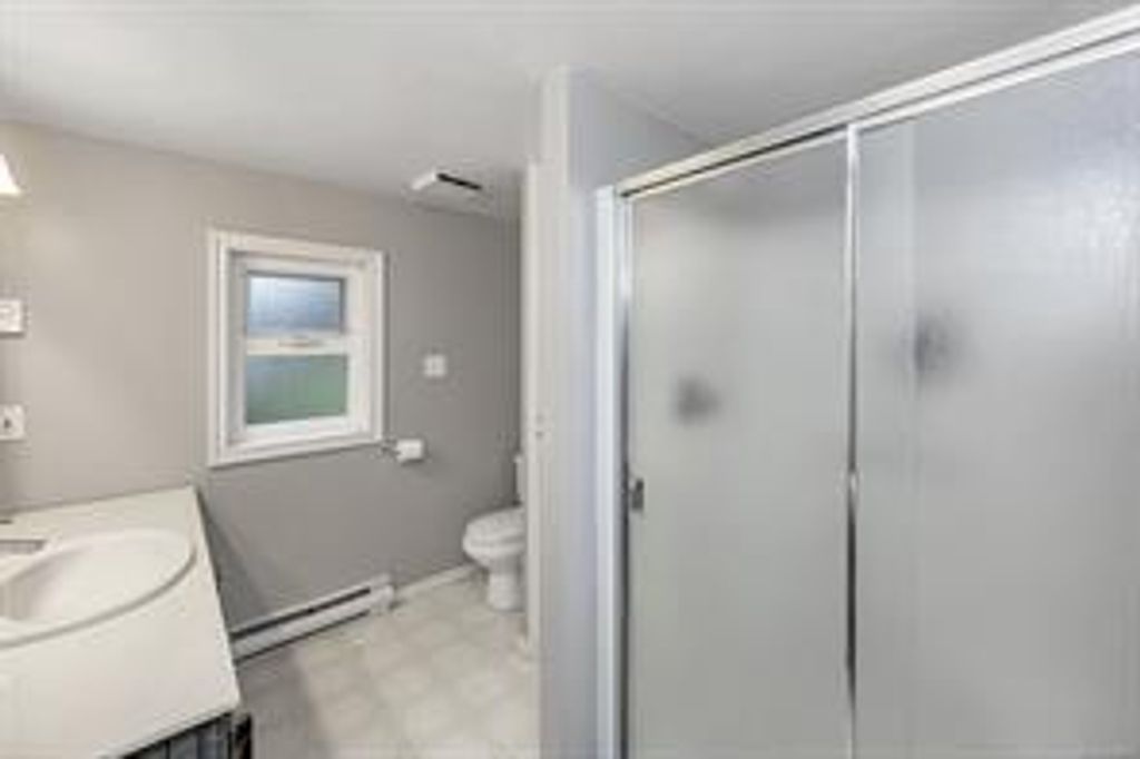 listing image 16040352895168920748