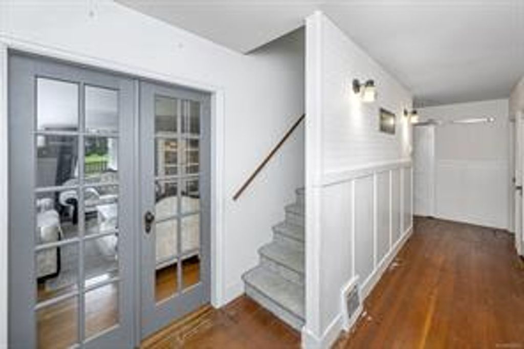 listing image 16045288388071394626