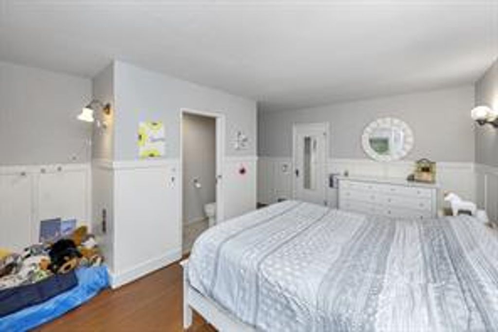listing image 16042633287645025487