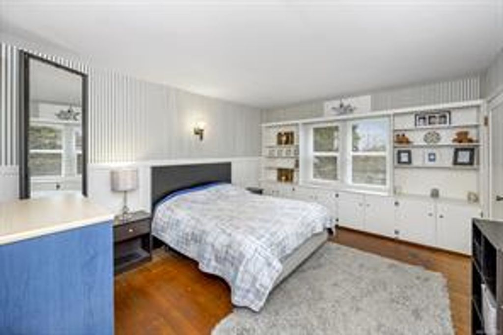 listing image 16048612131146528662