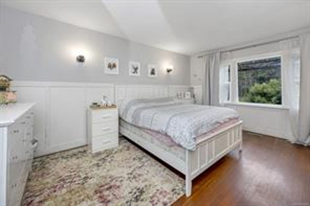 listing image 16043291638200982031