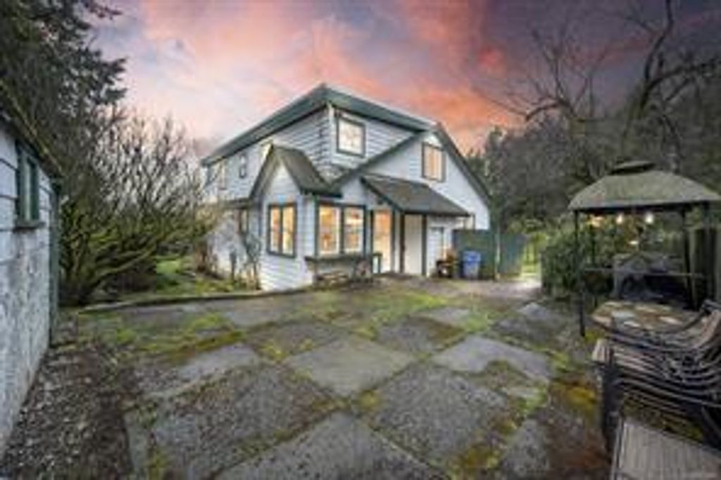listing image 16047211900932220637