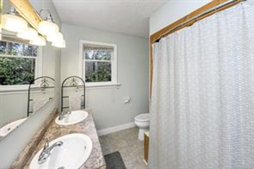 listing image 16045523089066697027