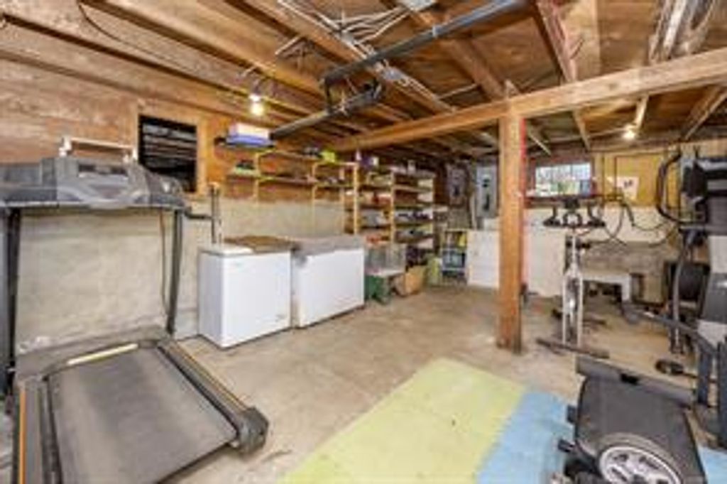 listing image 16044358411108196303