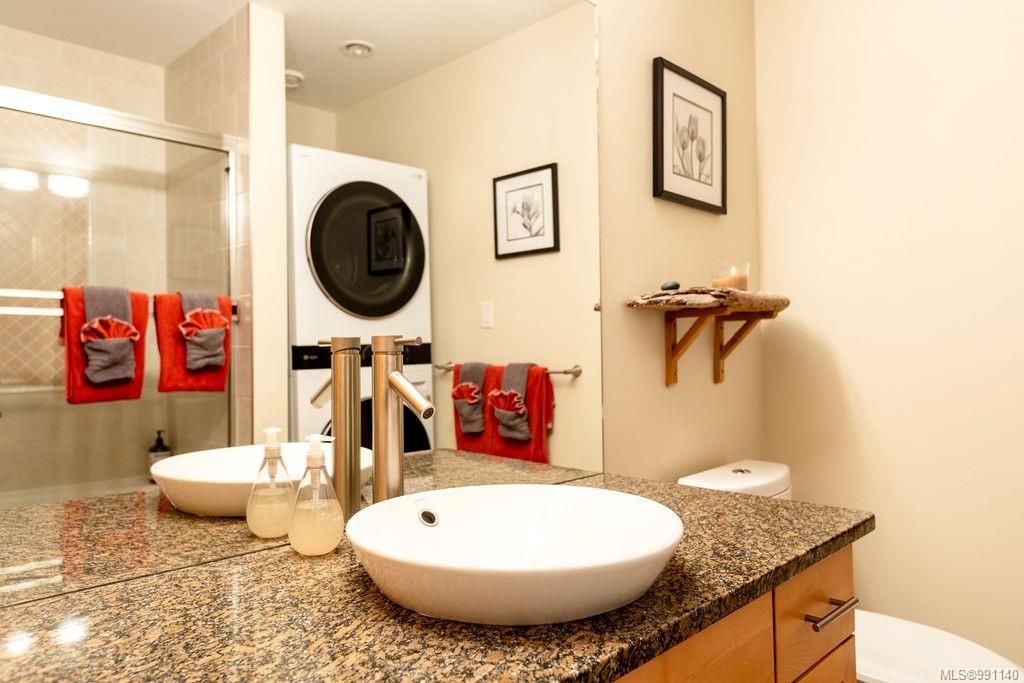 listing image 16043676625016984327