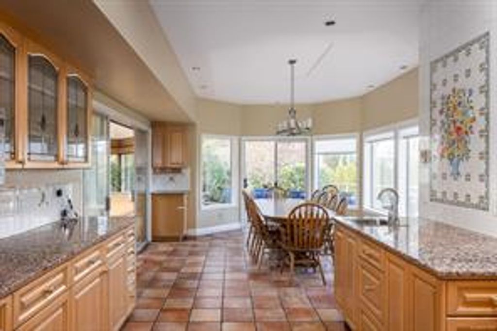 listing image 16041315165478267104