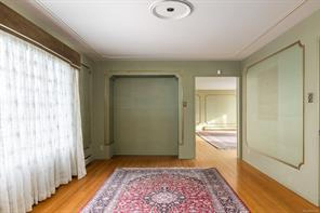 listing image 16047206058849630840
