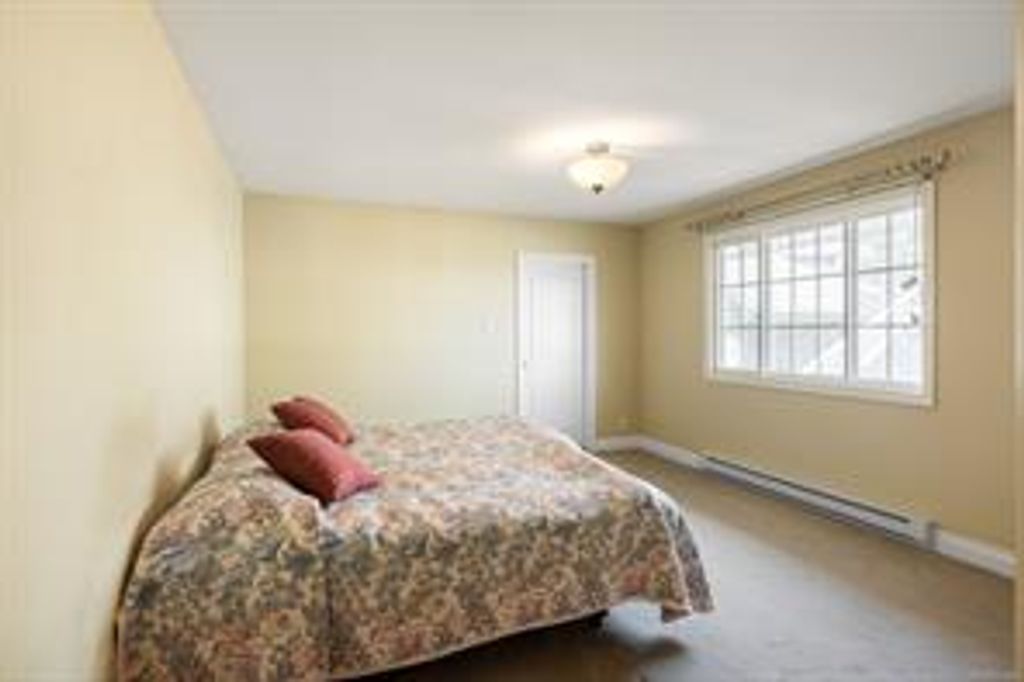 listing image 16044853557694883579