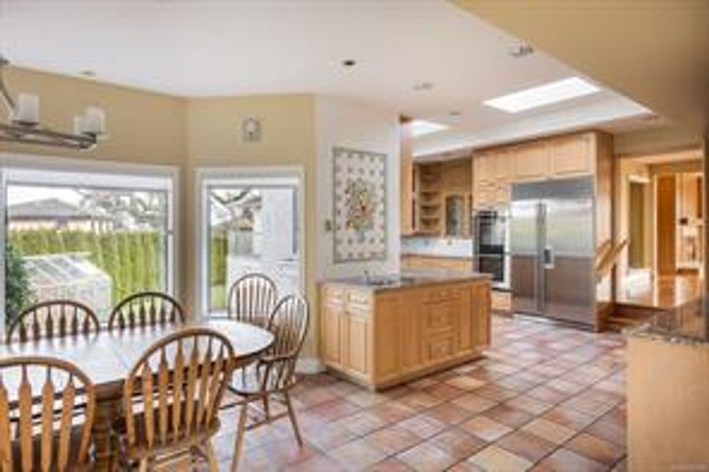 listing image 16046405271008322313