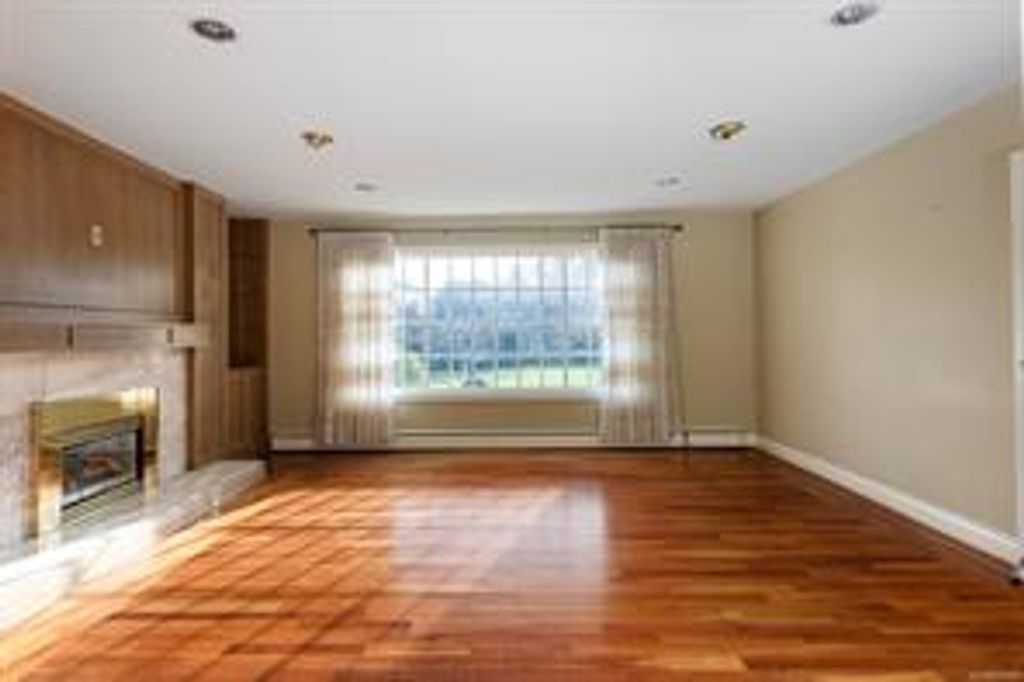 listing image 16047461109515477621