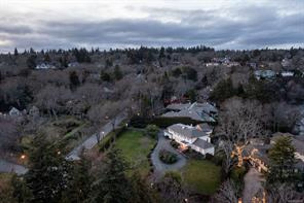 listing image 16049763354915214439