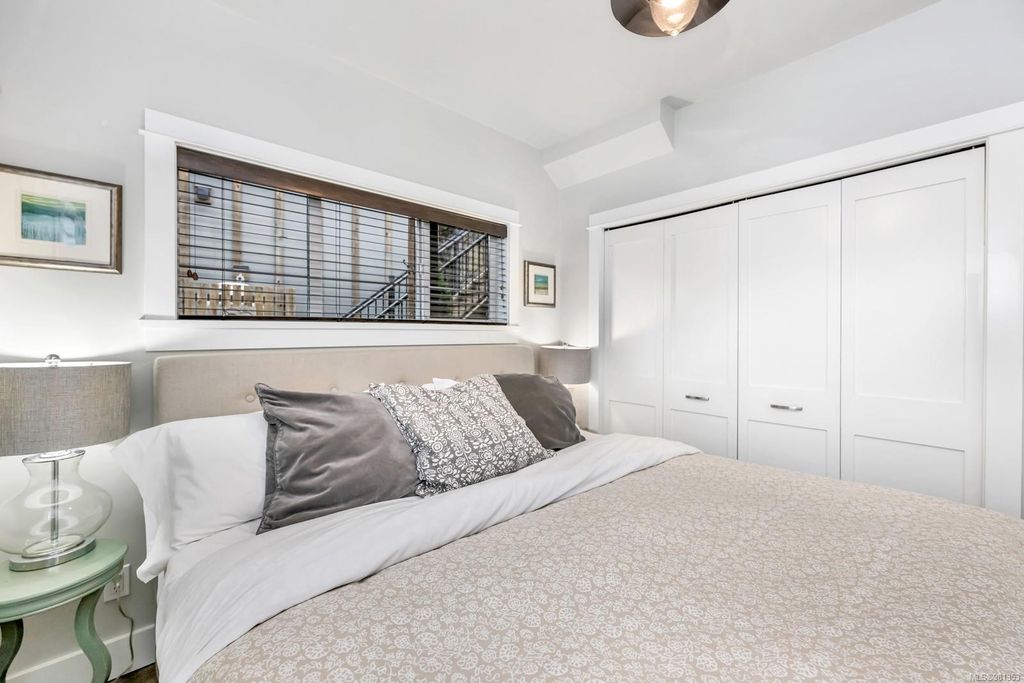 listing image 16047748674842365874
