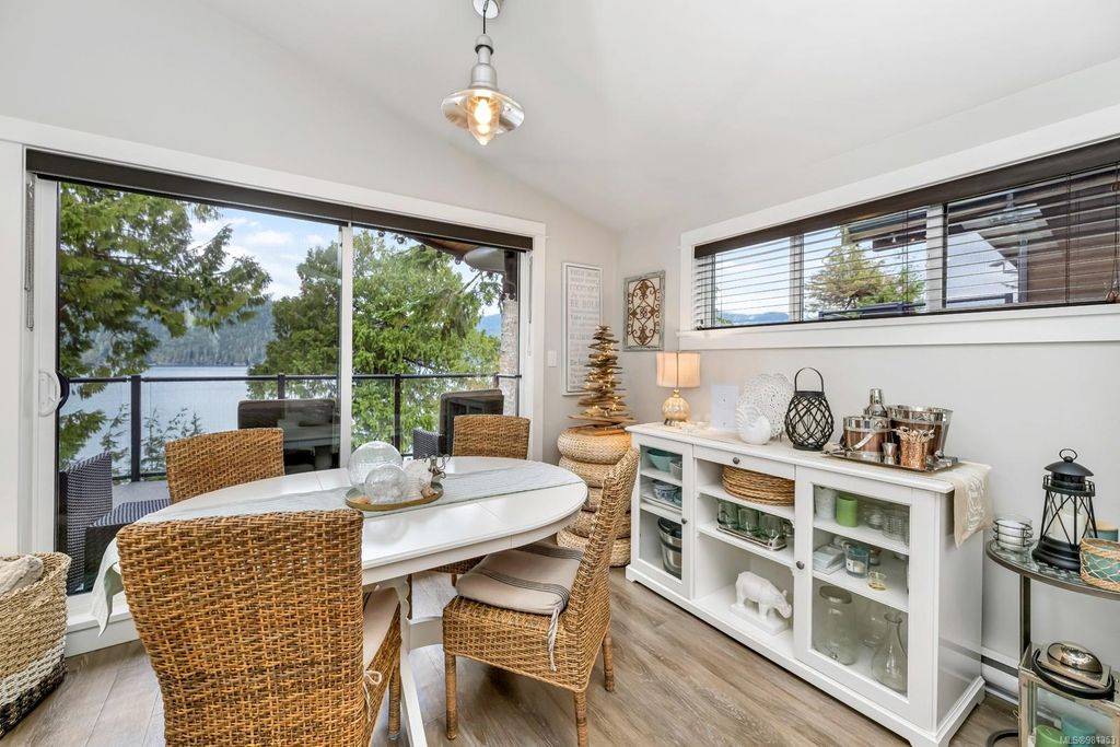 listing image 16048139232641249385
