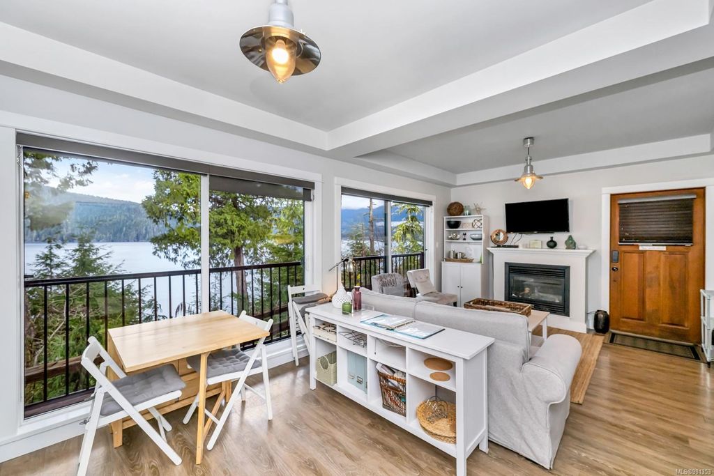 listing image 16048406390003847779