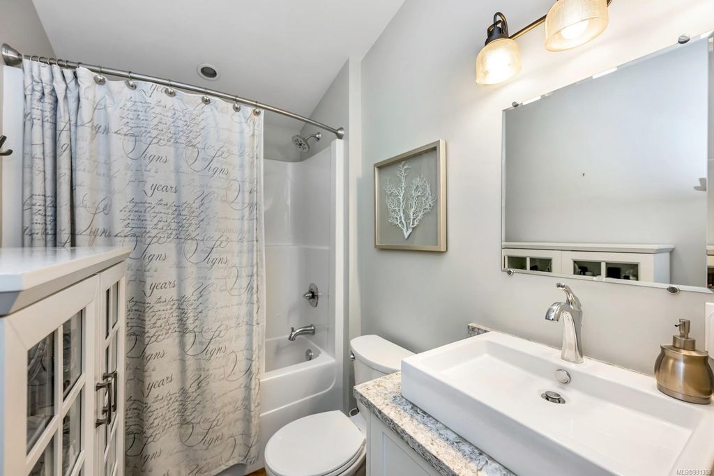 listing image 16048661882654500779