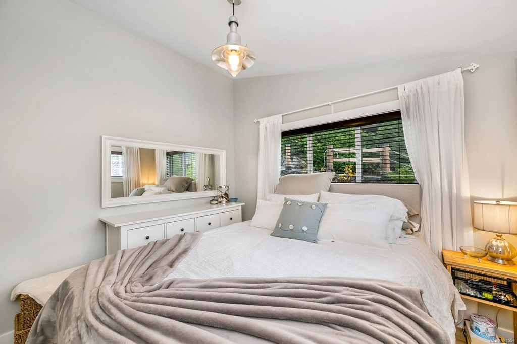 listing image 16045961318318529472