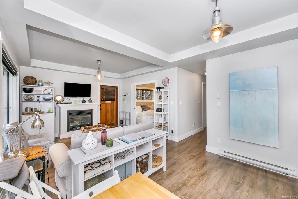 listing image 16041978613647355090