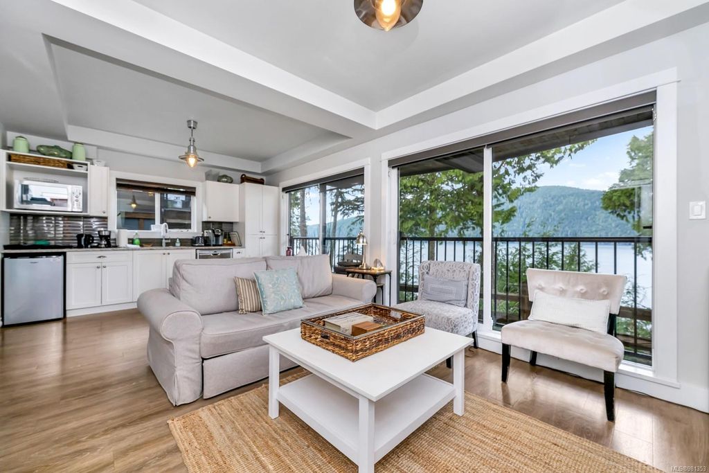 listing image 16040323264115564493