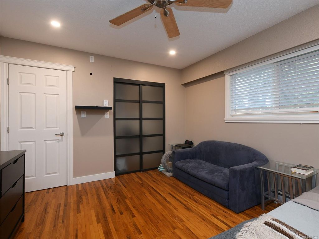 listing image 16046692277010764004