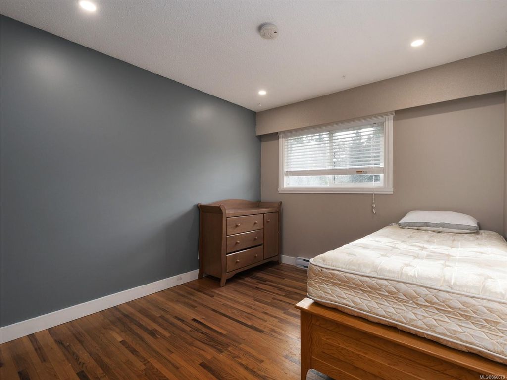listing image 16042556711458863721
