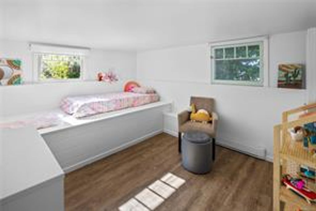 listing image 16047317039483349651