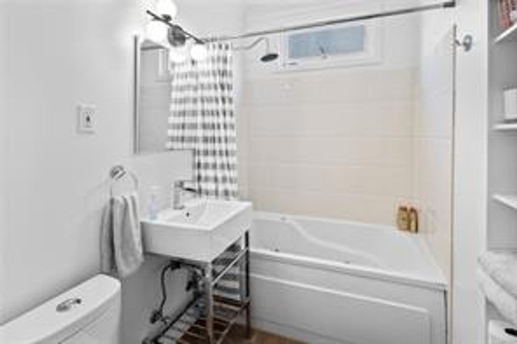 listing image 16043747307645669867
