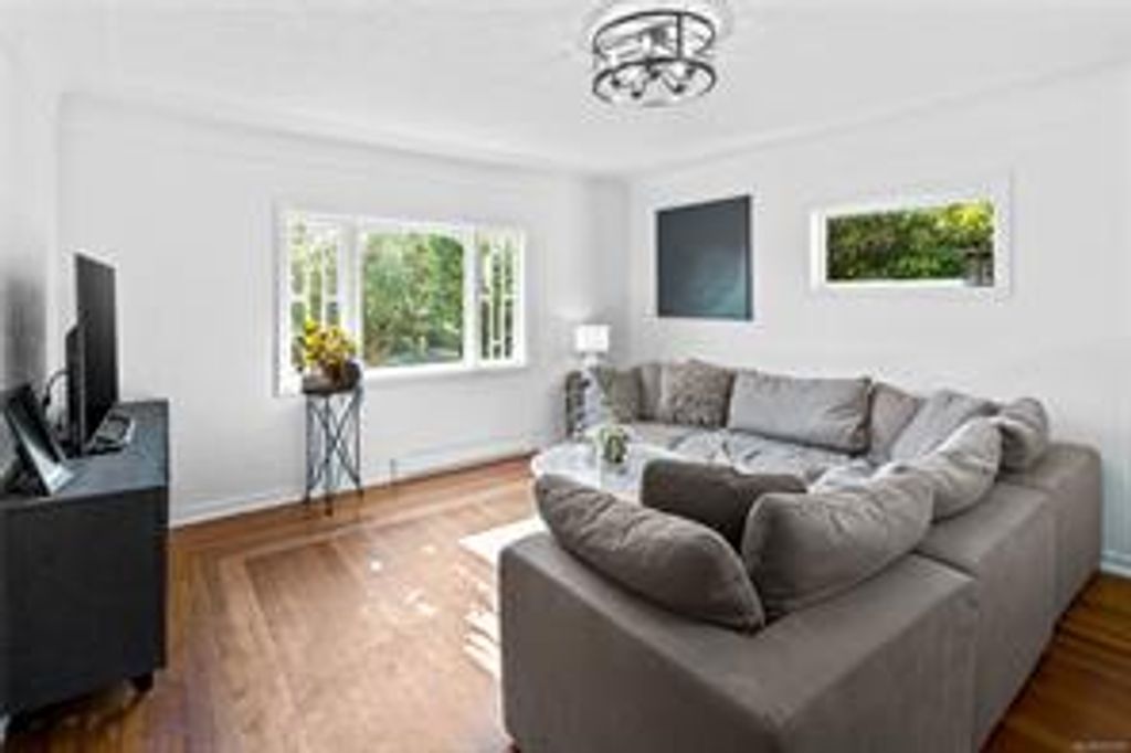 listing image 16043139337460877310