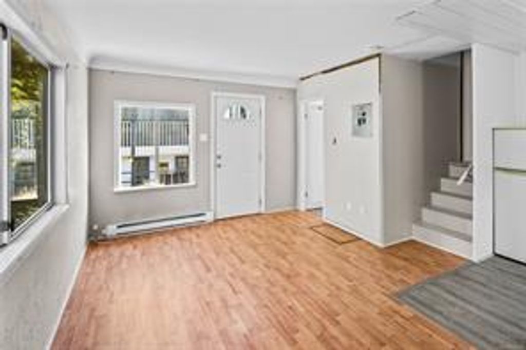 listing image 16048975032685251613