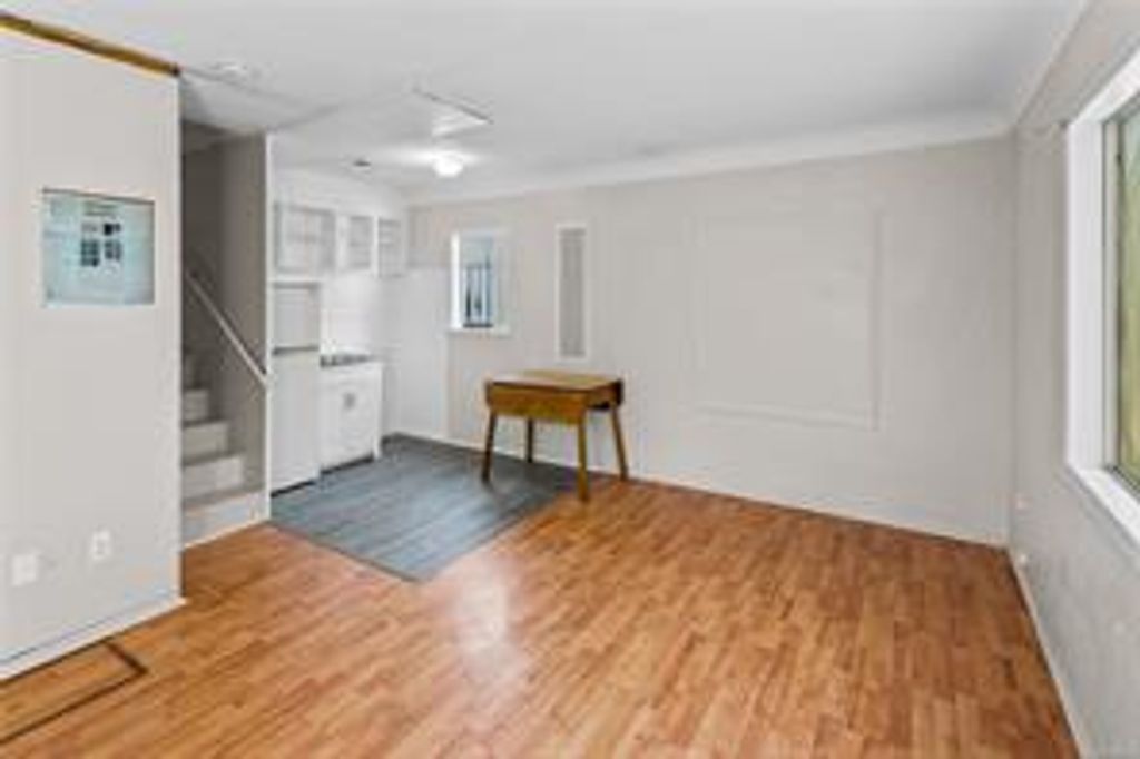 listing image 16042125576683664208