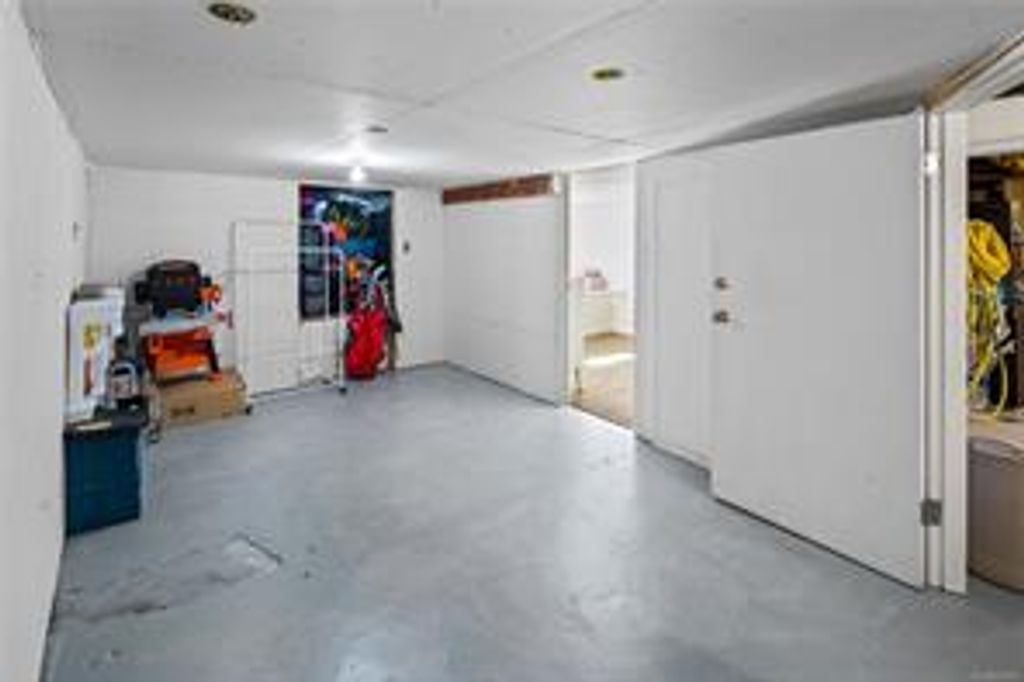 listing image 16046075041234457494