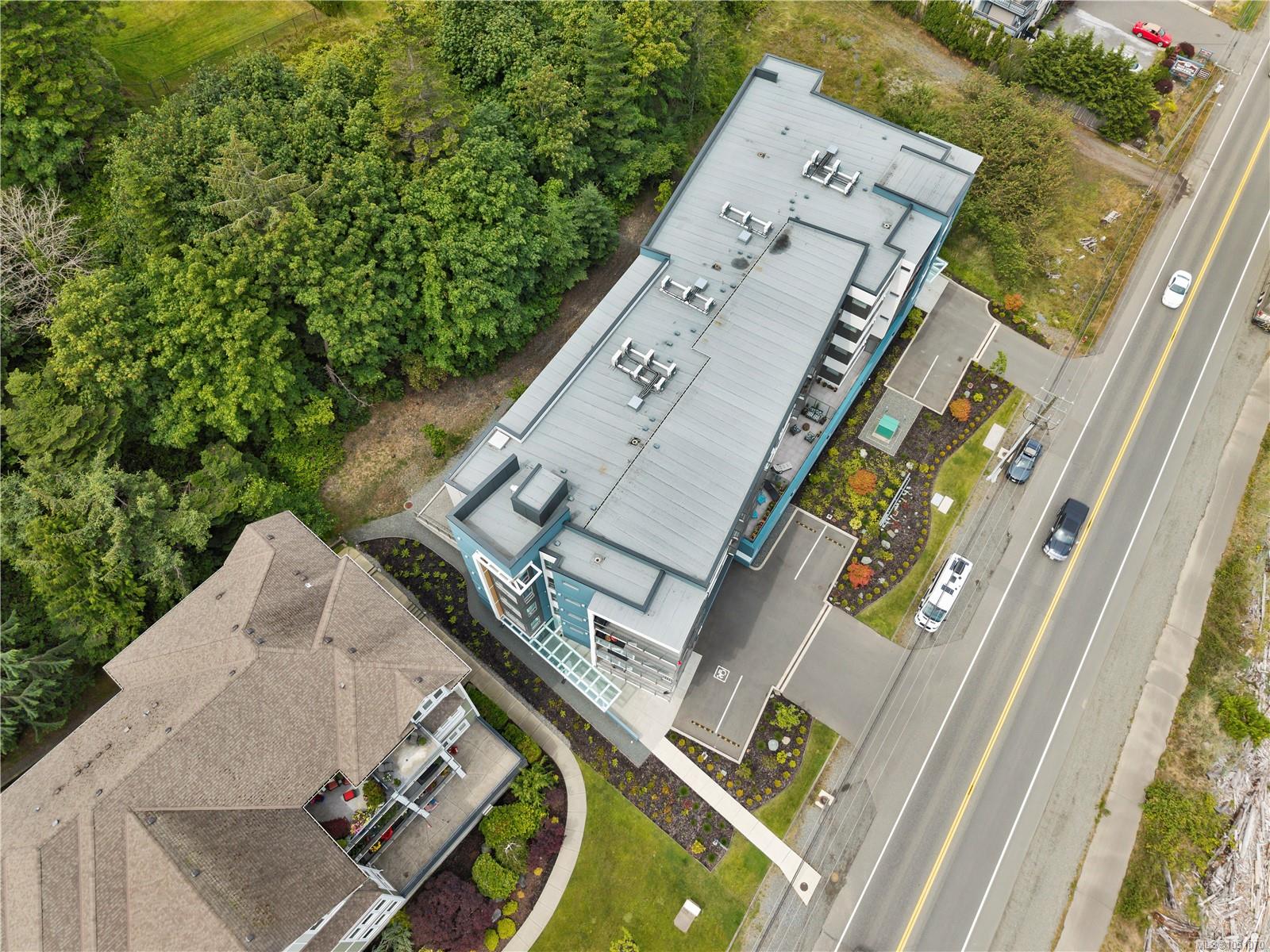 536 Island Hwy S 404