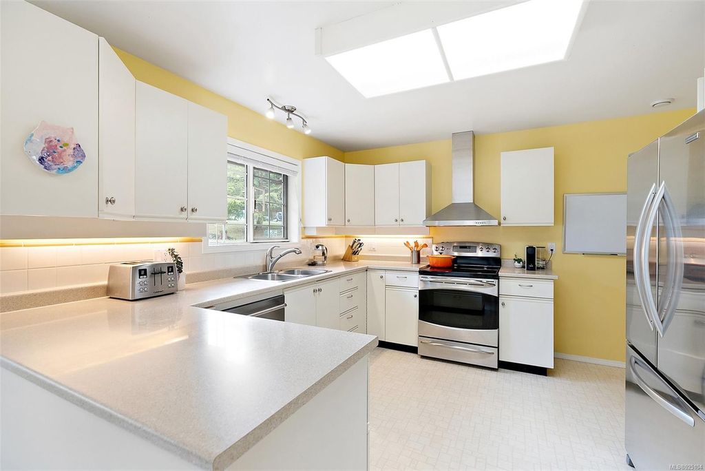 listing image 16044535140735862156