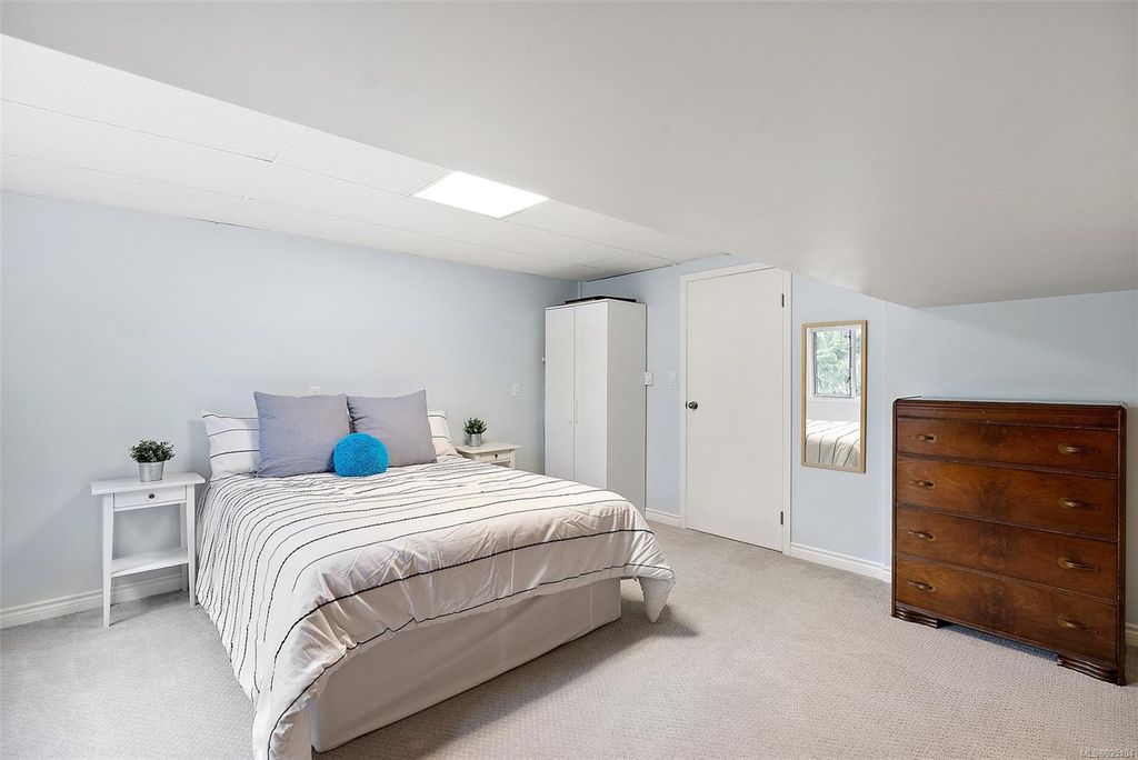 listing image 16044372619849696079