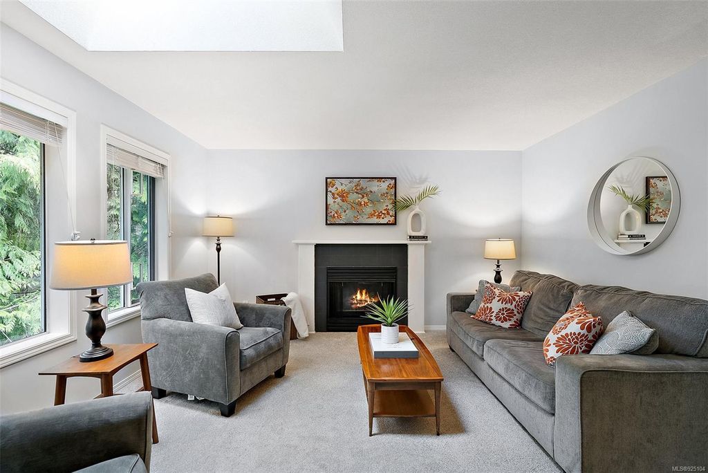 listing image 16047106781690338647
