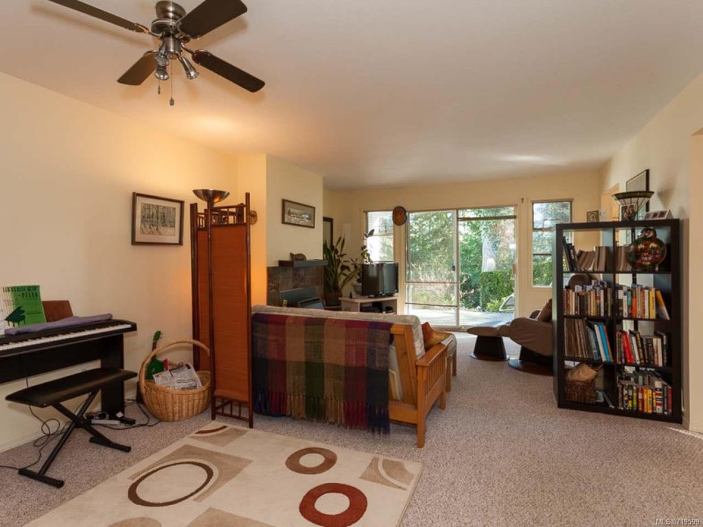 listing image 16046800104044625096