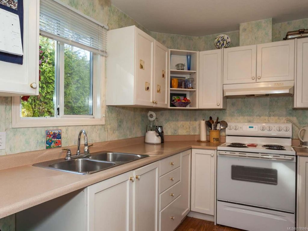 listing image 16046847204975410682