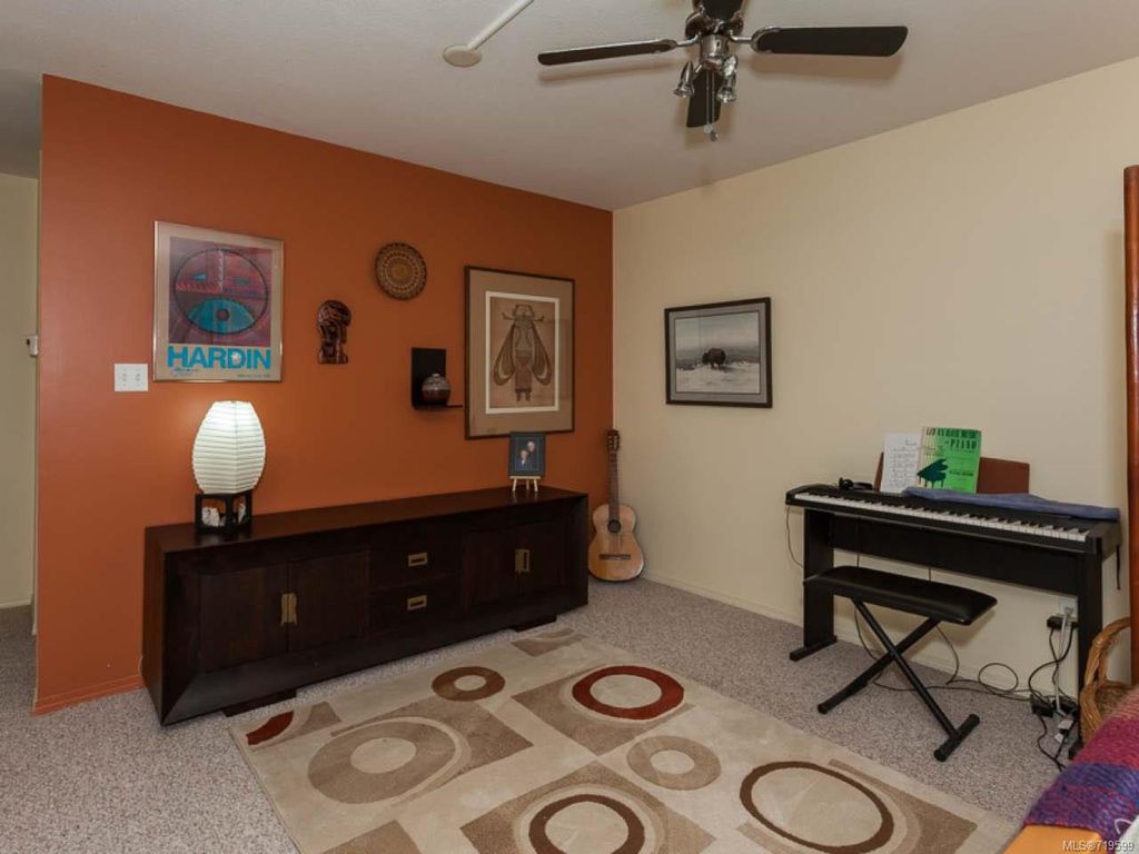 listing image 16043576799046652983