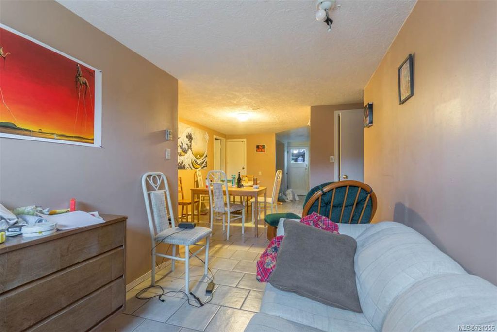 listing image 16048668994775344351