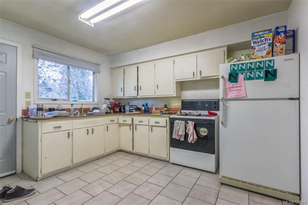 listing image 16046348959696192325