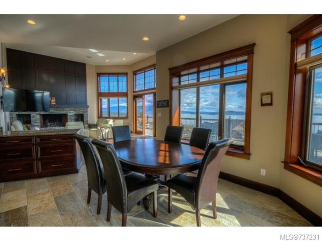 listing image 16045188757013751677