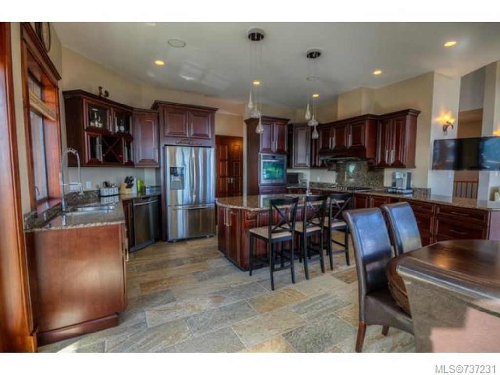 listing image 16048380407977599781