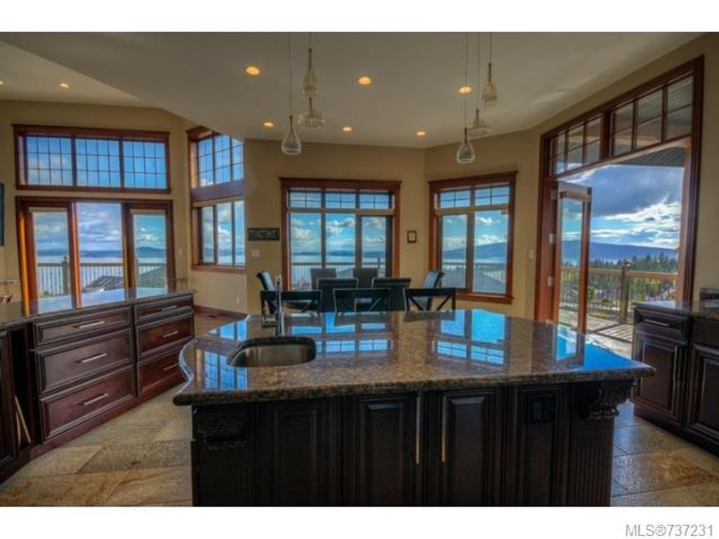 listing image 16048471546880253308