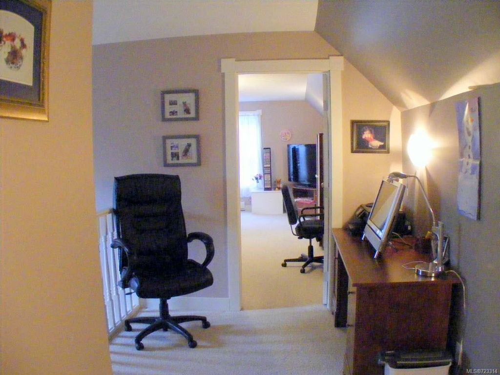 listing image 16049386122795971544