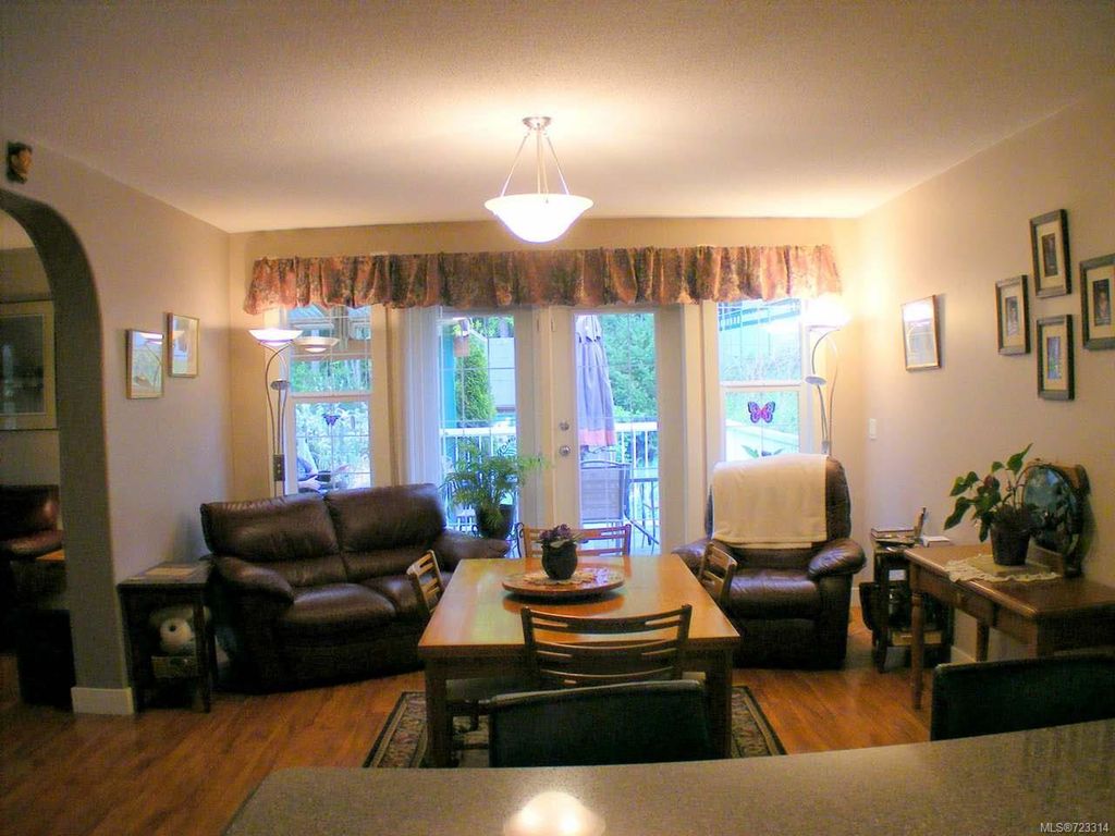 listing image 16045629316965339160