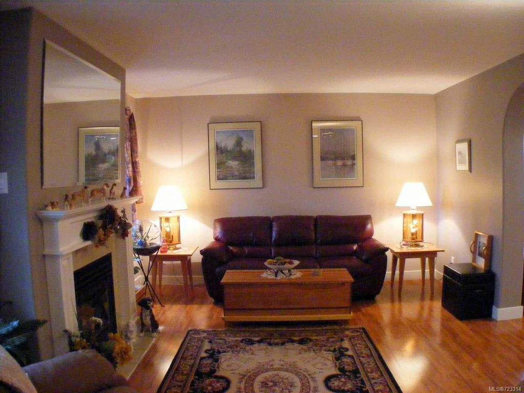 listing image 16049229770556997302