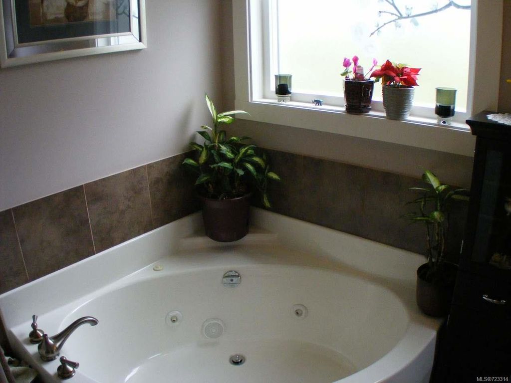 listing image 16043300860570907955