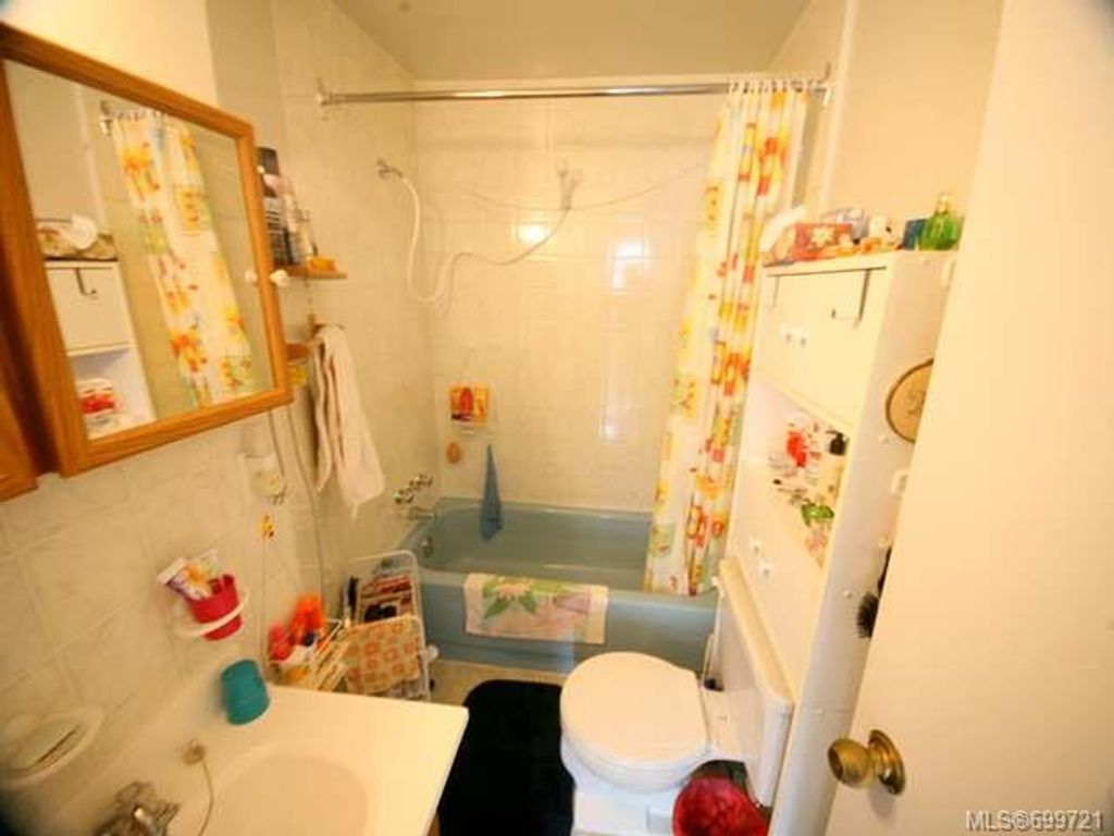 listing image 16042886273319808100