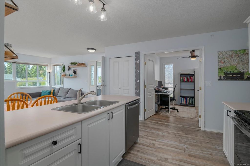 listing image 16043681473016658028