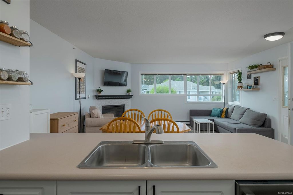 listing image 16041648886419051076